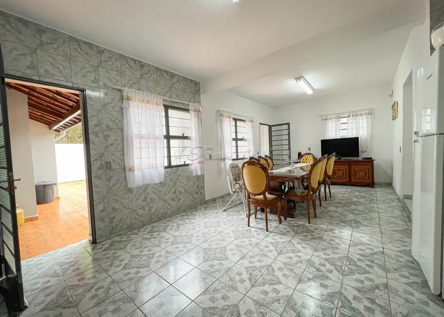 Casa com 3 quartos à venda, 300m2 em Vila Nova, Itapetininga - SP - imagem 5 Foto 5 de Casa com 3 quartos à venda, 300m2 em Vila Nova, Itapetininga - SP
