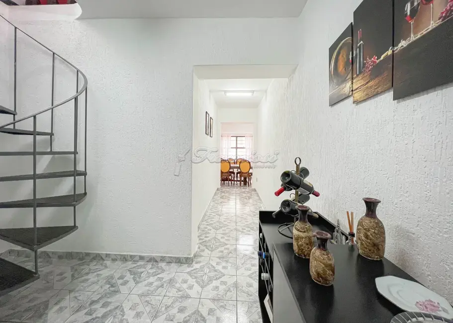 Casa com 3 quartos à venda, 300m2 em Vila Nova, Itapetininga - SP - imagem 8 Foto 8 de Casa com 3 quartos à venda, 300m2 em Vila Nova, Itapetininga - SP