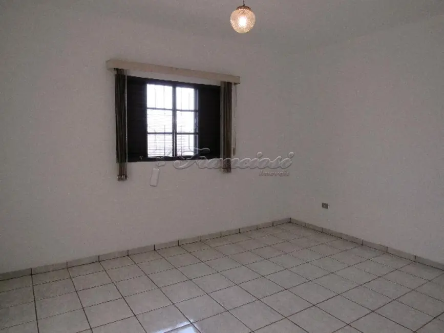 Casa com 2 quartos à venda, 150m2 em Jardim Fogaça, Itapetininga - SP - imagem 4 Foto 4 de Casa com 2 quartos à venda, 150m2 em Jardim Fogaça, Itapetininga - SP