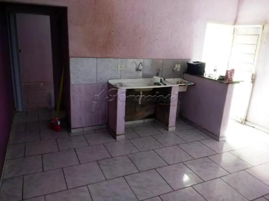 Casa com 1 quarto à venda, 30m2 em Vila Santana, Itapetininga - SP - imagem 4 Foto 4 de Casa com 1 quarto à venda, 30m2 em Vila Santana, Itapetininga - SP