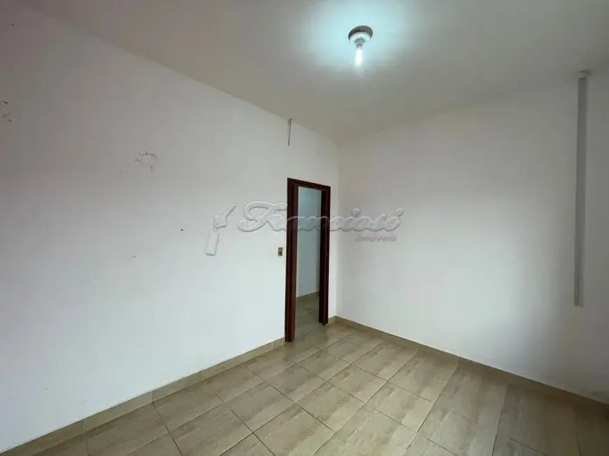 Casa com 3 quartos à venda, 298m2 em Vila Vendramini, Itapetininga - SP - imagem 5 Foto 5 de Casa com 3 quartos à venda, 298m2 em Vila Vendramini, Itapetininga - SP