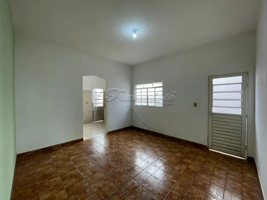 Casa com 3 quartos à venda, 298m2 em Vila Vendramini, Itapetininga - SP - imagem 2 Foto 2 de Casa com 3 quartos à venda, 298m2 em Vila Vendramini, Itapetininga - SP