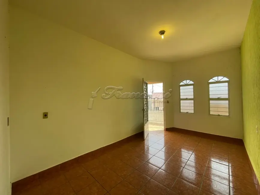Casa com 3 quartos à venda, 298m2 em Vila Vendramini, Itapetininga - SP - imagem 1 Foto 1 de Casa com 3 quartos à venda, 298m2 em Vila Vendramini, Itapetininga - SP