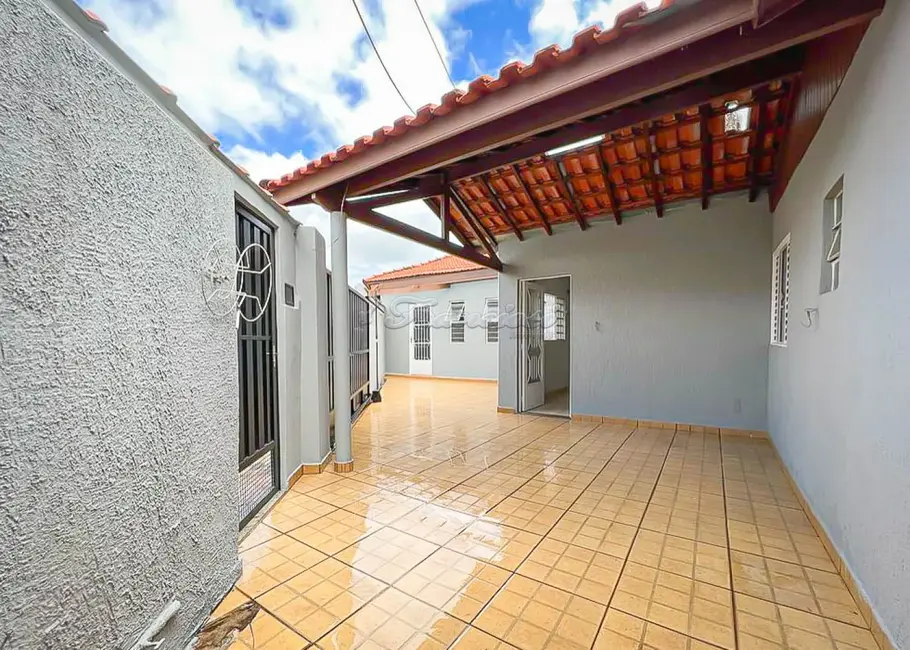 Casa com 4 quartos à venda, 156m2 em Vila Regina, Itapetininga - SP - imagem 1 Foto 1 de Casa com 4 quartos à venda, 156m2 em Vila Regina, Itapetininga - SP