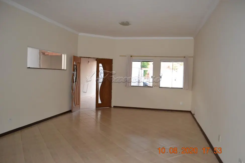 Casa com 3 quartos à venda, 460m2 em Vila Vendramini, Itapetininga - SP - imagem 4 Foto 4 de Casa com 3 quartos à venda, 460m2 em Vila Vendramini, Itapetininga - SP