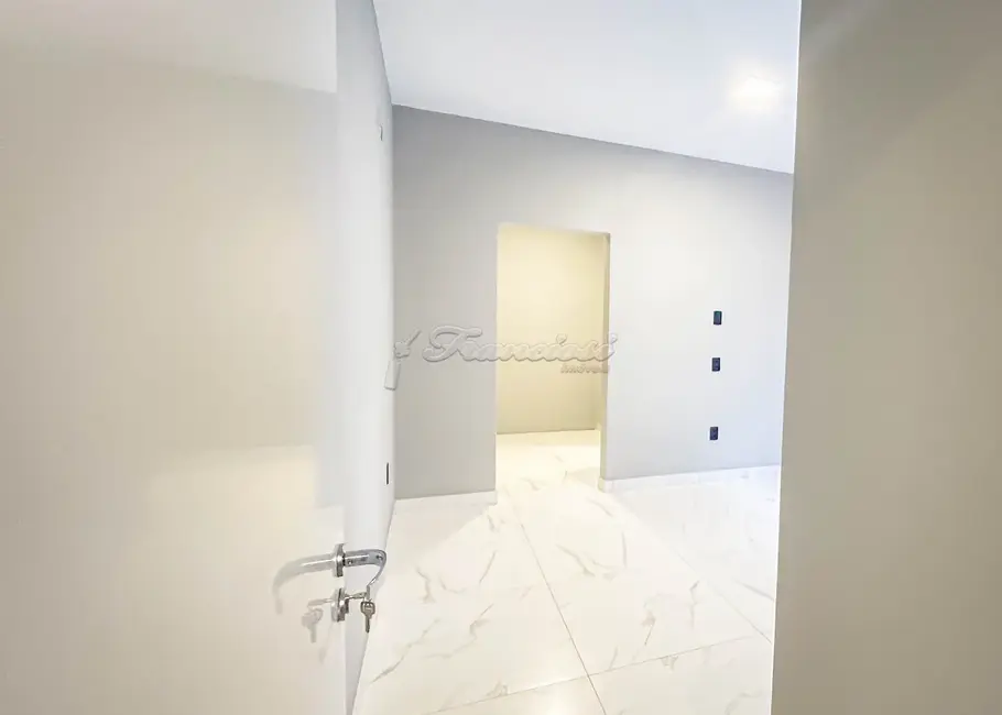 Casa de Condomínio com 3 quartos à venda, 300m2 em Terras de Santo Antônio, Itapetininga - SP - imagem 8 Foto 8 de Casa de Condomínio com 3 quartos à venda, 300m2 em Terras de Santo Antônio, Itapetininga - SP