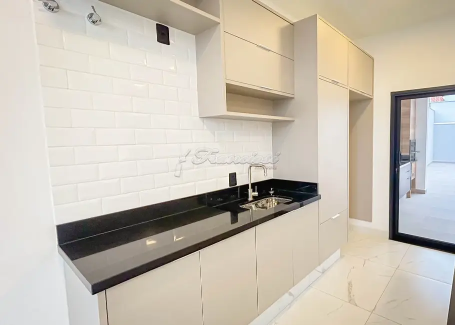 Casa de Condomínio com 3 quartos à venda, 300m2 em Terras de Santo Antônio, Itapetininga - SP - imagem 4 Foto 4 de Casa de Condomínio com 3 quartos à venda, 300m2 em Terras de Santo Antônio, Itapetininga - SP