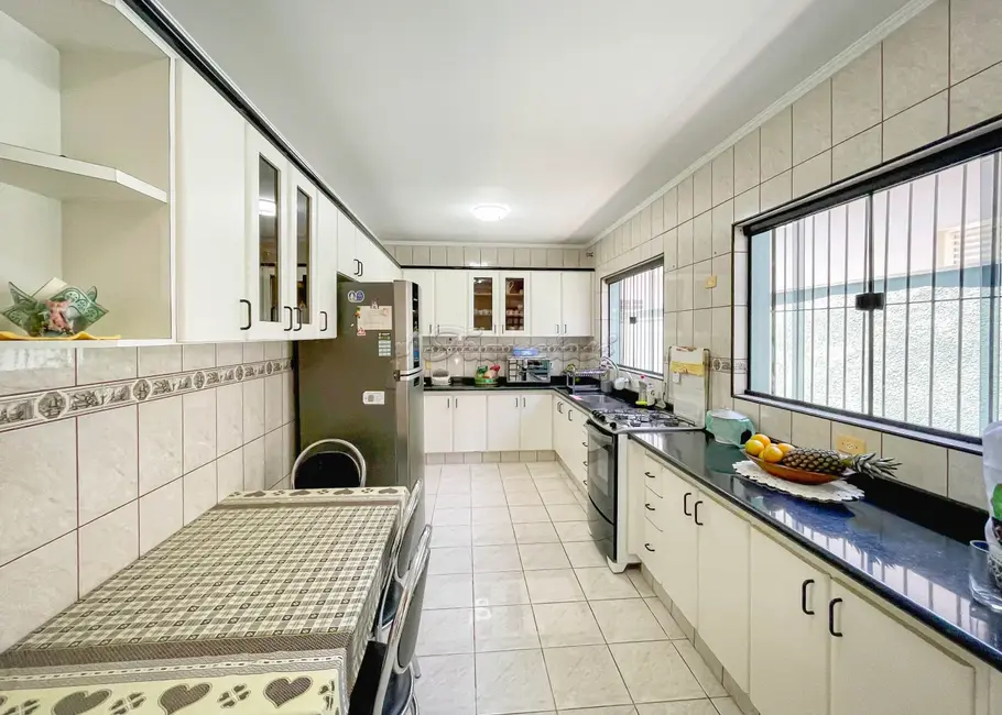 Casa com 3 quartos à venda, 250m2 em Vila Serafim, Itapetininga - SP - imagem 5 Foto 5 de Casa com 3 quartos à venda, 250m2 em Vila Serafim, Itapetininga - SP