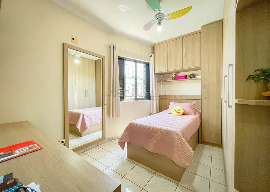 Casa com 3 quartos à venda, 250m2 em Vila Serafim, Itapetininga - SP - imagem 9 Foto 9 de Casa com 3 quartos à venda, 250m2 em Vila Serafim, Itapetininga - SP