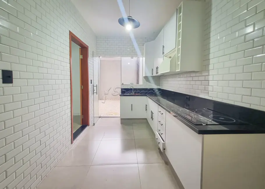 Casa com 3 quartos à venda, 300m2 em Jardim Itália, Itapetininga - SP - imagem 2 Foto 2 de Casa com 3 quartos à venda, 300m2 em Jardim Itália, Itapetininga - SP