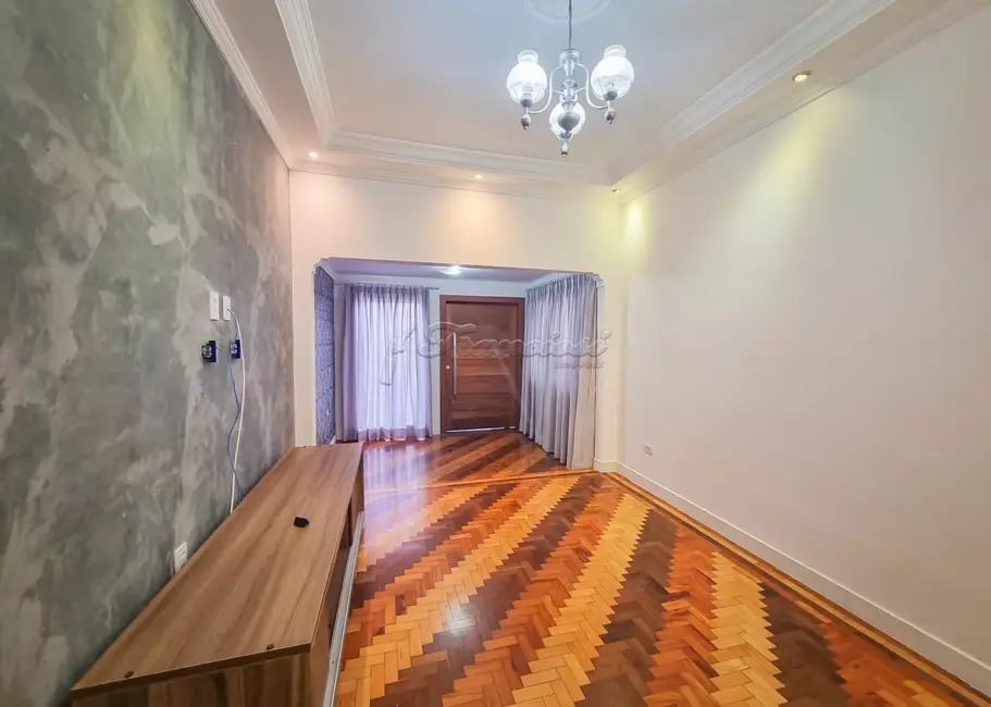 Casa com 3 quartos à venda, 300m2 em Jardim Itália, Itapetininga - SP - imagem 1 Foto 1 de Casa com 3 quartos à venda, 300m2 em Jardim Itália, Itapetininga - SP