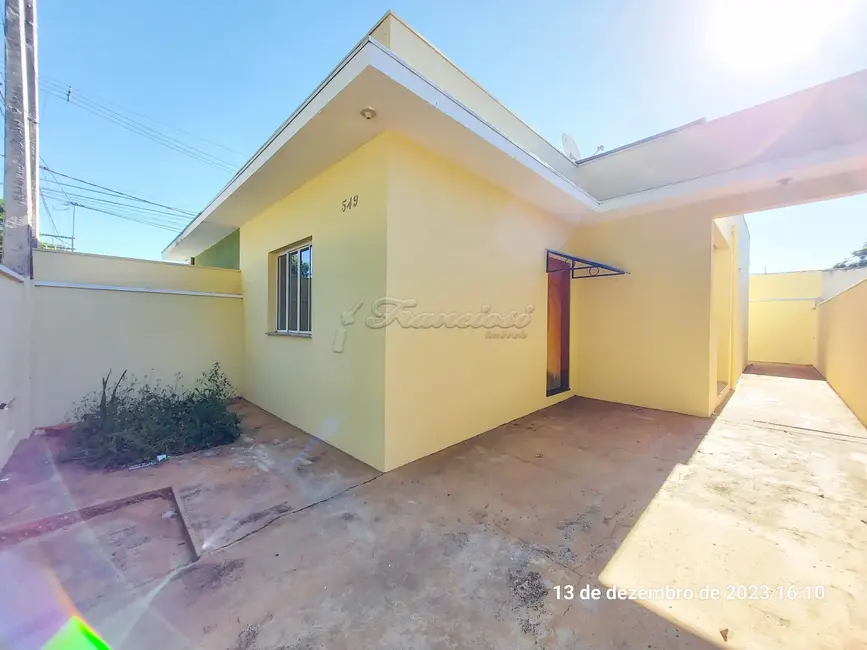 Foto 2 de Casa com 2 quartos para alugar, 60m2 em Jardim das Flores, Itapetininga - SP