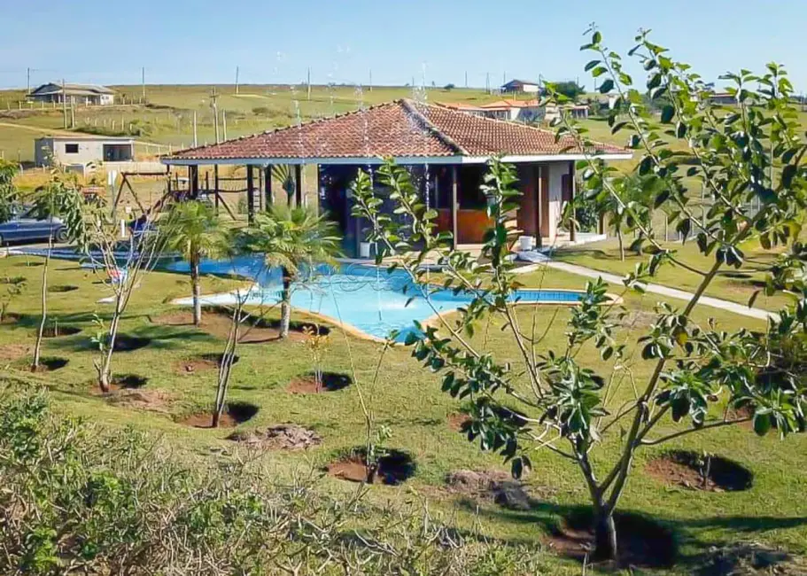 Foto 2 de Terreno / Lote à venda, 1000m2 em Sarapui - SP