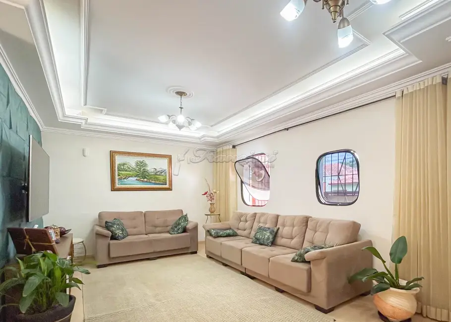 Foto 2 de Casa com 3 quartos à venda, 408m2 em Vila Rosa, Itapetininga - SP