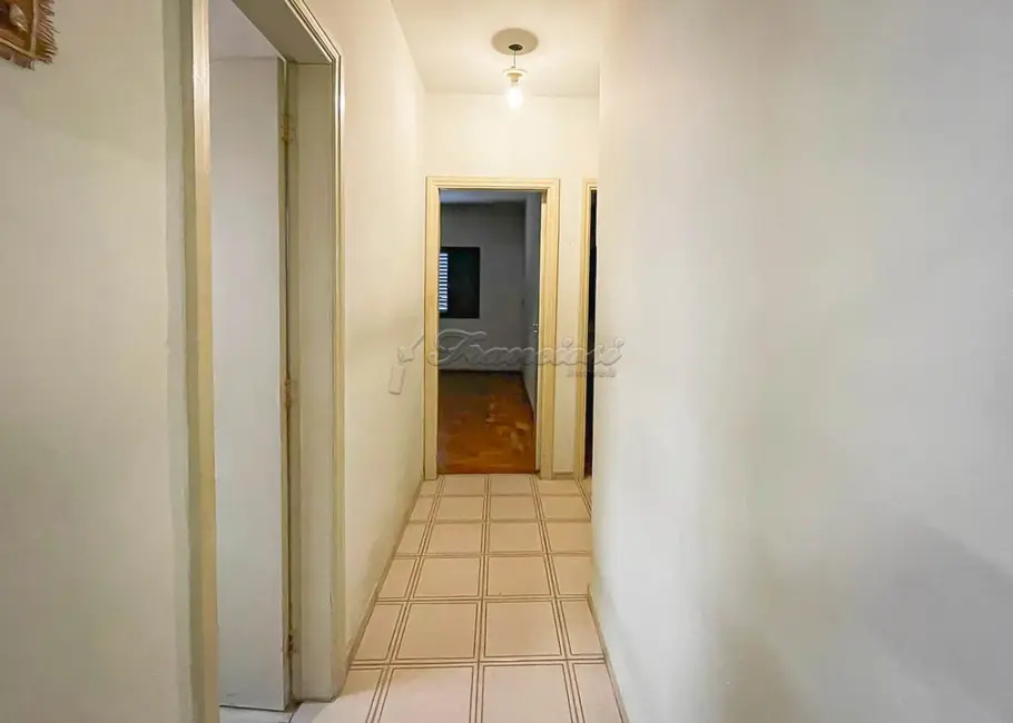 Casa com 3 quartos à venda, 295m2 em Centro, Itapetininga - SP - imagem 6 Foto 6 de Casa com 3 quartos à venda, 295m2 em Centro, Itapetininga - SP