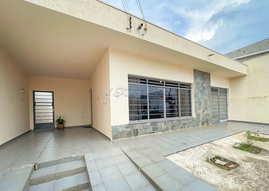 Foto 1 de Casa com 3 quartos à venda, 295m2 em Centro, Itapetininga - SP