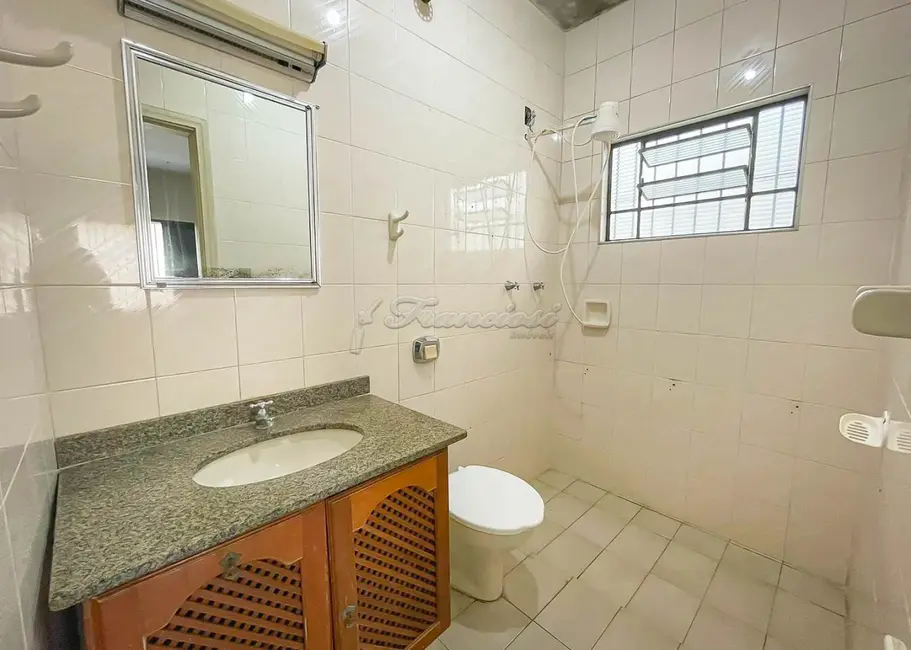 Casa com 3 quartos à venda, 295m2 em Centro, Itapetininga - SP - imagem 9 Foto 9 de Casa com 3 quartos à venda, 295m2 em Centro, Itapetininga - SP