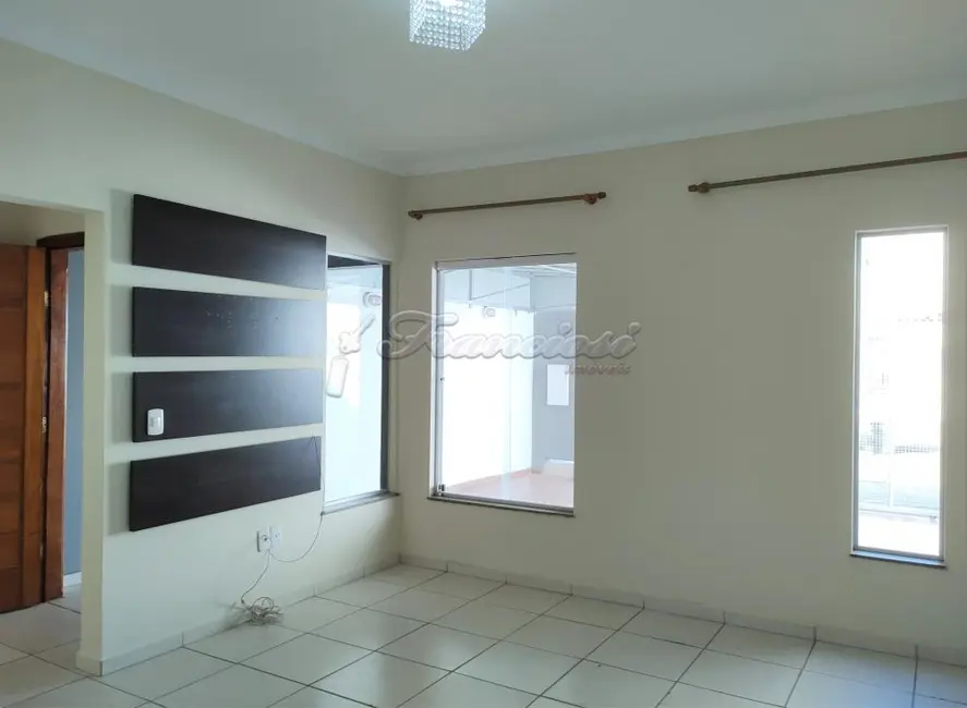 Foto 2 de Casa com 2 quartos à venda, 73m2 em Itapetininga - SP