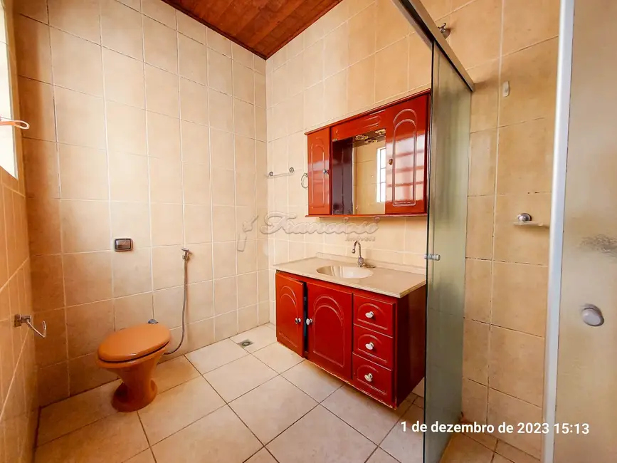 Casa com 4 quartos à venda, 184m2 em Centro, Itapetininga - SP - imagem 4 Foto 4 de Casa com 4 quartos à venda, 184m2 em Centro, Itapetininga - SP