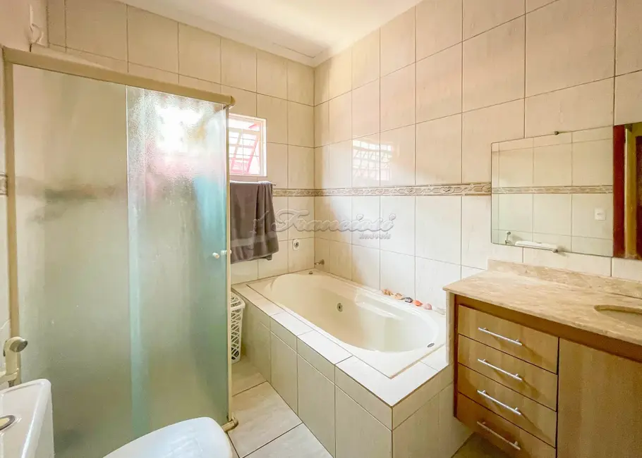 Casa com 4 quartos à venda, 371m2 em Vila Barth, Itapetininga - SP - imagem 5 Foto 5 de Casa com 4 quartos à venda, 371m2 em Vila Barth, Itapetininga - SP