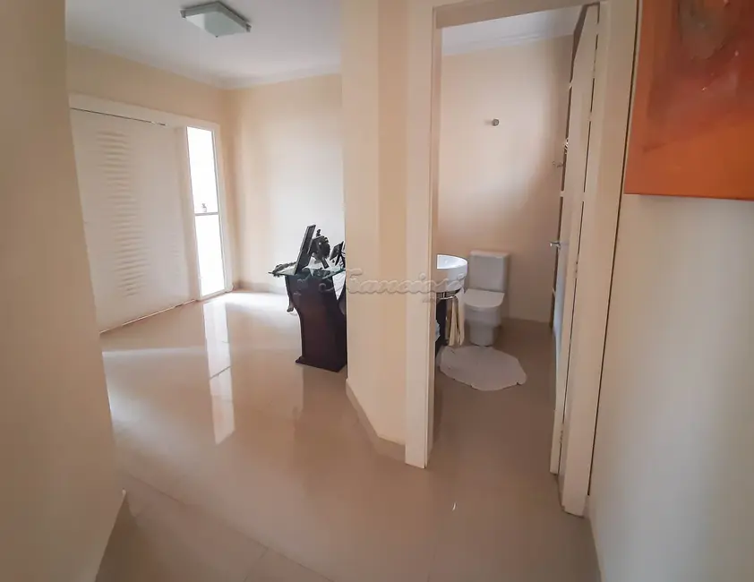 Foto 3 de Casa de Condomínio com 4 quartos à venda, 360m2 em Jardim Marabá, Itapetininga - SP