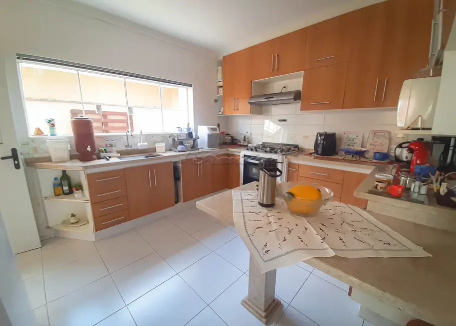 Foto 8 de Casa de Condomínio com 4 quartos à venda, 360m2 em Jardim Marabá, Itapetininga - SP