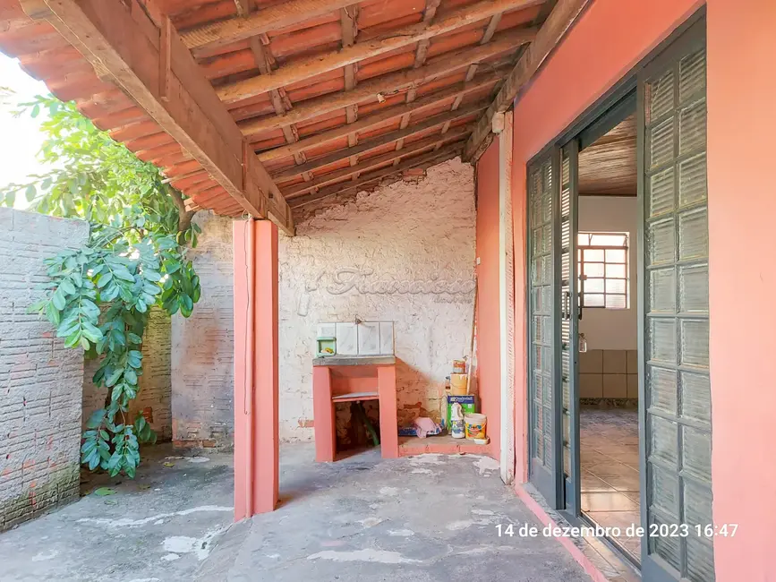 Casa com 2 quartos para alugar, 226m2 em Vila Santana, Itapetininga - SP - imagem 9 Foto 9 de Casa com 2 quartos para alugar, 226m2 em Vila Santana, Itapetininga - SP