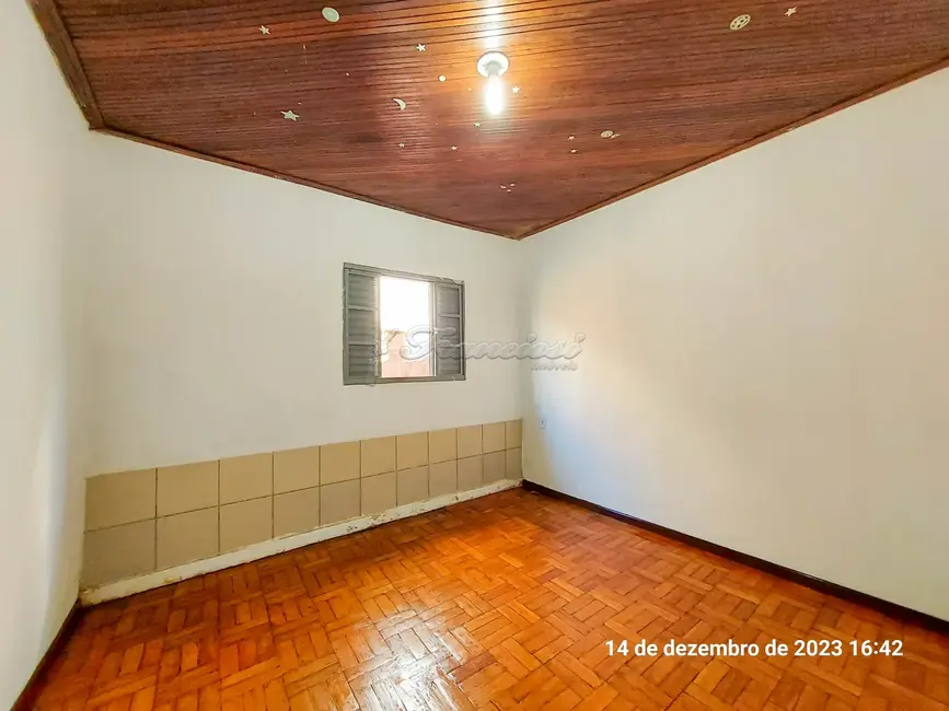 Casa com 2 quartos para alugar, 226m2 em Vila Santana, Itapetininga - SP - imagem 5 Foto 5 de Casa com 2 quartos para alugar, 226m2 em Vila Santana, Itapetininga - SP