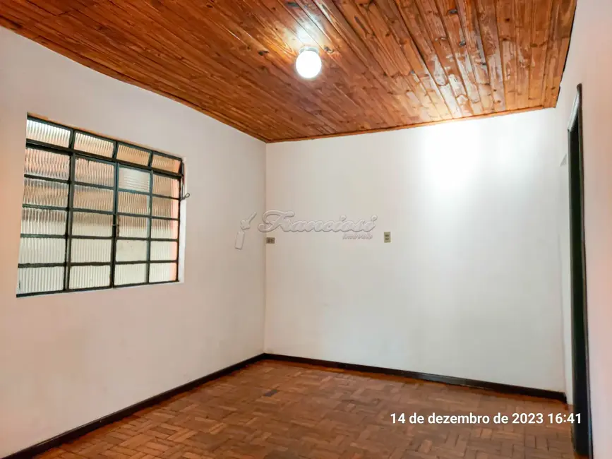 Foto 2 de Casa com 2 quartos para alugar, 226m2 em Vila Santana, Itapetininga - SP