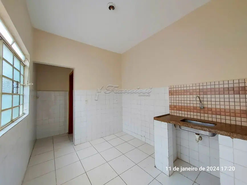 Foto 5 de Casa com 2 quartos para alugar, 61m2 em Centro, Itapetininga - SP