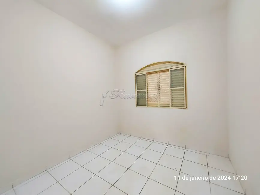 Foto 4 de Casa com 2 quartos para alugar, 61m2 em Centro, Itapetininga - SP