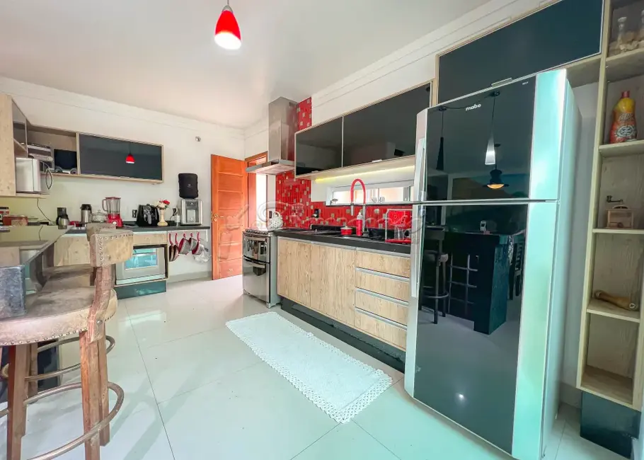Casa com 3 quartos à venda, 700m2 em Jardim Colombo, Itapetininga - SP - imagem 4 Foto 4 de Casa com 3 quartos à venda, 700m2 em Jardim Colombo, Itapetininga - SP