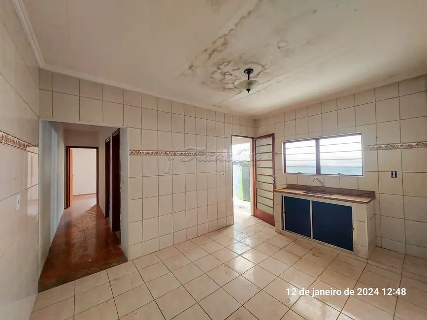 Casa com 2 quartos à venda, 172m2 em Vila Santa Isabel, Itapetininga - SP - imagem 3 Foto 3 de Casa com 2 quartos à venda, 172m2 em Vila Santa Isabel, Itapetininga - SP