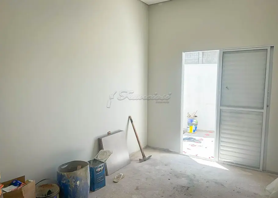 Foto 2 de Casa de Condomínio com 3 quartos à venda, 196m2 em Jardim Marabá, Itapetininga - SP