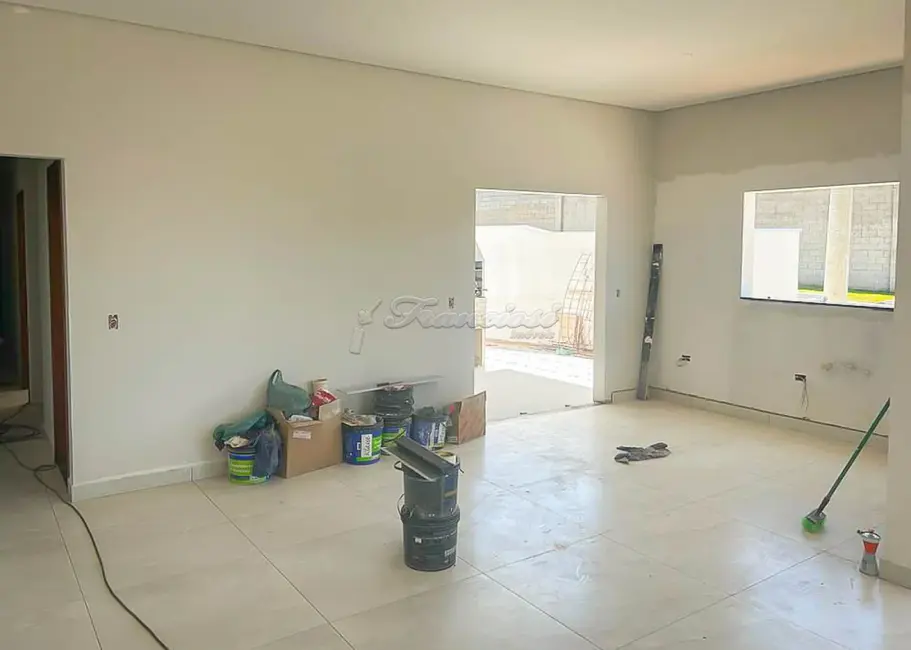 Foto 1 de Casa de Condomínio com 3 quartos à venda, 196m2 em Jardim Marabá, Itapetininga - SP