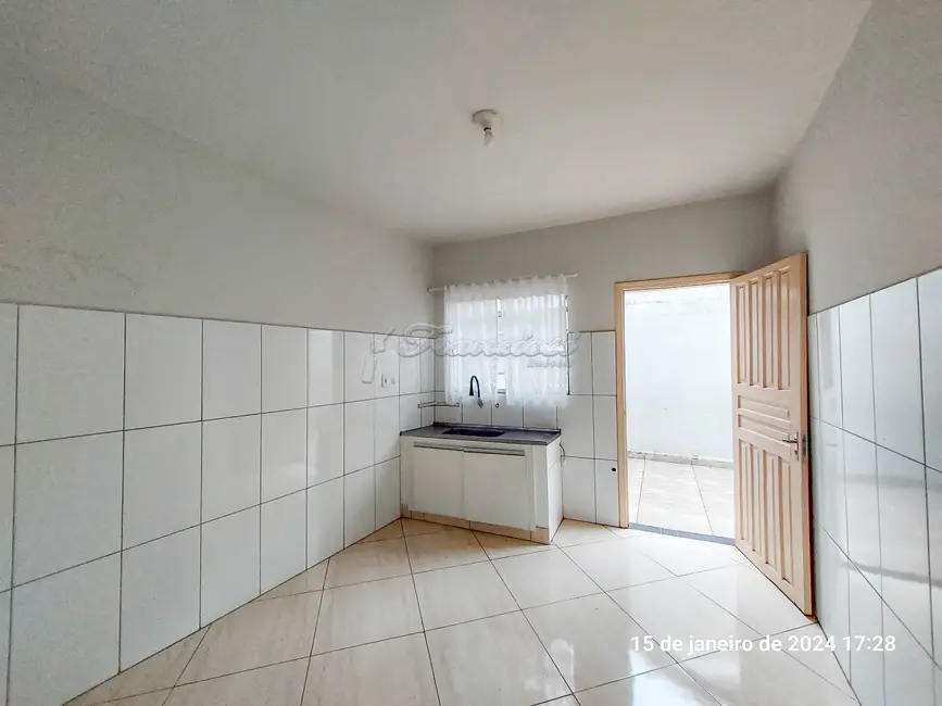 Casa com 2 quartos para alugar, 82m2 em Vila Nova, Itapetininga - SP - imagem 3 Foto 3 de Casa com 2 quartos para alugar, 82m2 em Vila Nova, Itapetininga - SP