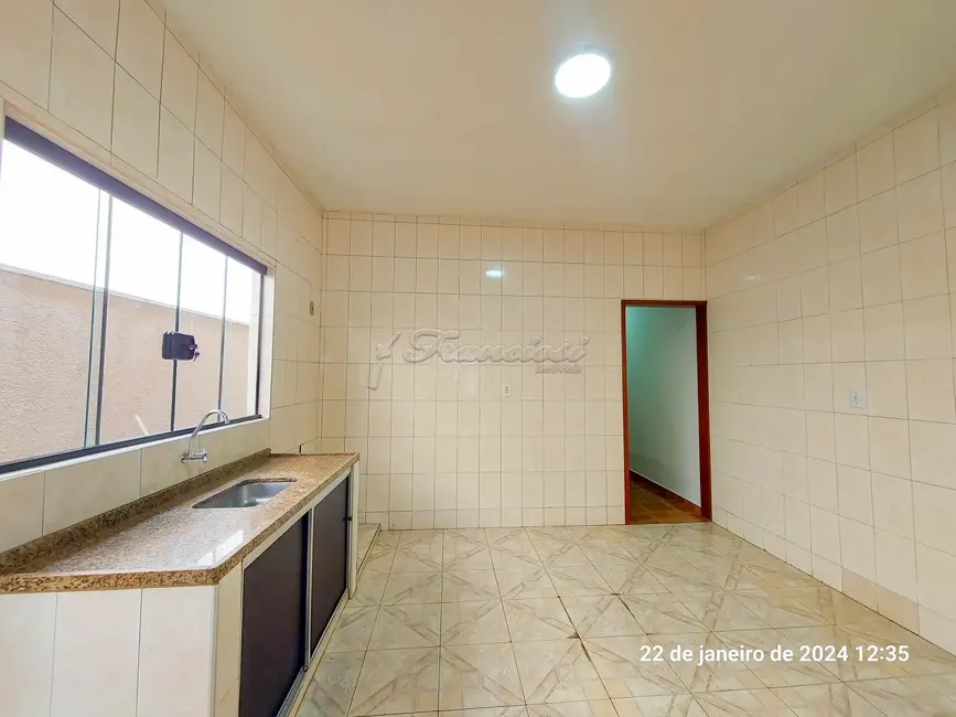 Casa com 2 quartos à venda, 125m2 em Vila Esplanada, Itapetininga - SP - imagem 3 Foto 3 de Casa com 2 quartos à venda, 125m2 em Vila Esplanada, Itapetininga - SP
