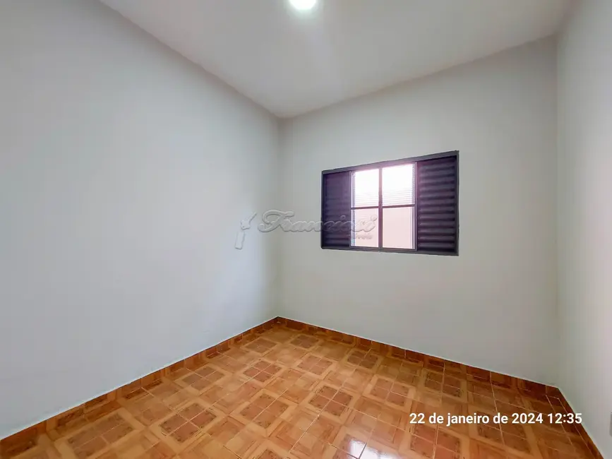 Casa com 2 quartos à venda, 125m2 em Vila Esplanada, Itapetininga - SP - imagem 5 Foto 5 de Casa com 2 quartos à venda, 125m2 em Vila Esplanada, Itapetininga - SP