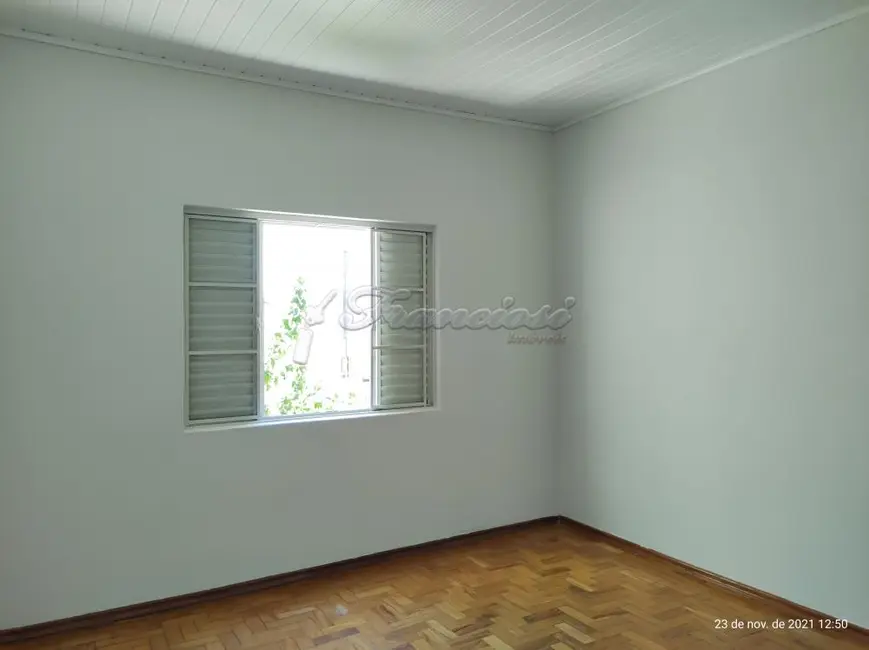 Casa com 4 quartos à venda, 131m2 em Vila Santana, Itapetininga - SP - imagem 3 Foto 3 de Casa com 4 quartos à venda, 131m2 em Vila Santana, Itapetininga - SP