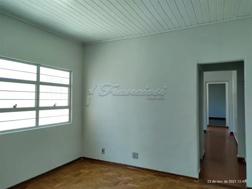Casa com 4 quartos à venda, 131m2 em Vila Santana, Itapetininga - SP - imagem 1 Foto 1 de Casa com 4 quartos à venda, 131m2 em Vila Santana, Itapetininga - SP
