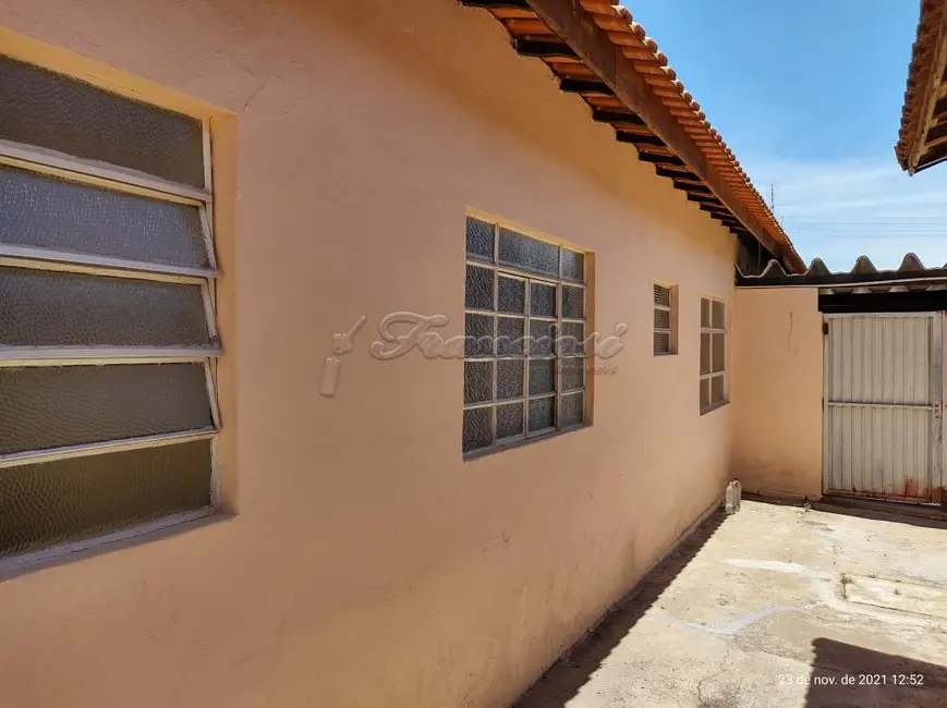 Casa com 4 quartos à venda, 131m2 em Vila Santana, Itapetininga - SP - imagem 9 Foto 9 de Casa com 4 quartos à venda, 131m2 em Vila Santana, Itapetininga - SP