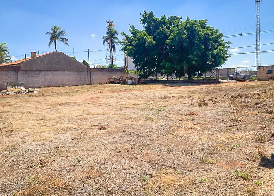Foto 2 de Fazenda / Haras à venda, 2400m2 em Vila Carolina, Itapetininga - SP