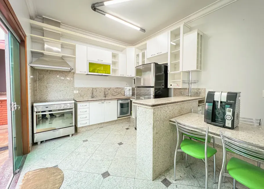Casa com 3 quartos à venda, 10m2 em Jardim Itália, Itapetininga - SP - imagem 4 Foto 4 de Casa com 3 quartos à venda, 10m2 em Jardim Itália, Itapetininga - SP