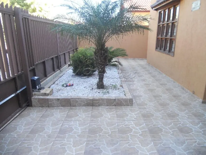 Foto 2 de Casa com 3 quartos à venda, 325m2 em Jardim das Rosas, Itapetininga - SP
