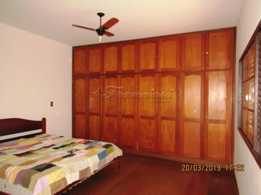 Foto 7 de Casa com 2 quartos para alugar, 205m2 em Centro, Itapetininga - SP