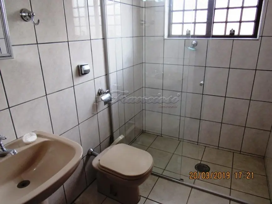 Foto 5 de Casa com 2 quartos para alugar, 205m2 em Centro, Itapetininga - SP