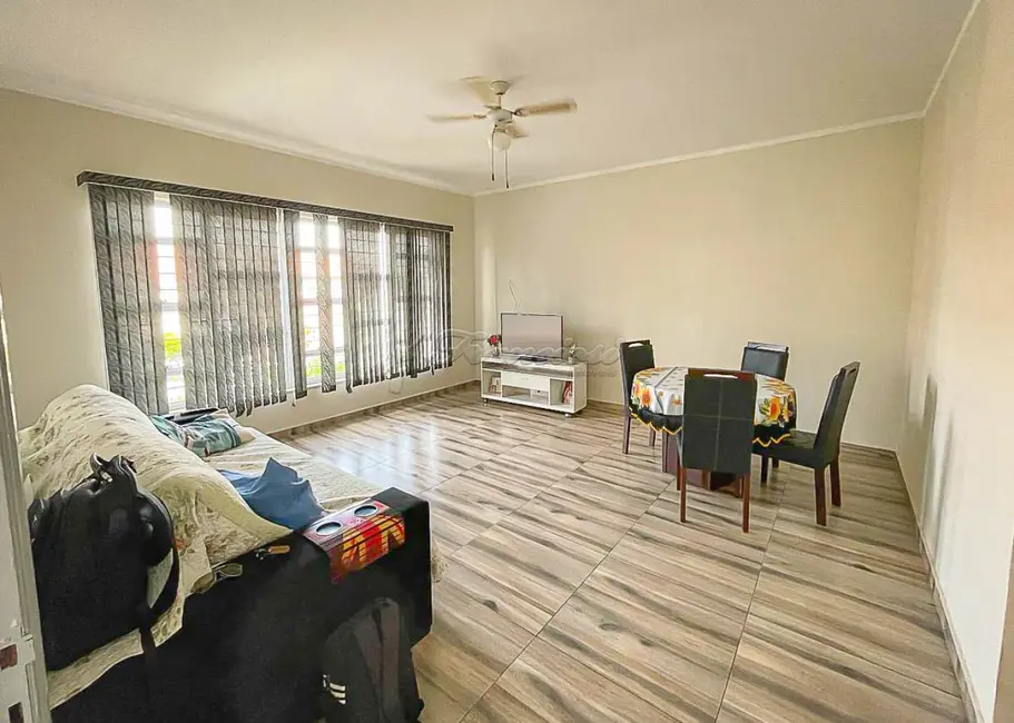 Foto 1 de Casa com 5 quartos à venda, 177m2 em Centro, Tatui - SP