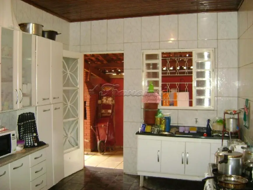 Casa com 3 quartos à venda, 140m2 em Vila Alves, Itapetininga - SP - imagem 4 Foto 4 de Casa com 3 quartos à venda, 140m2 em Vila Alves, Itapetininga - SP