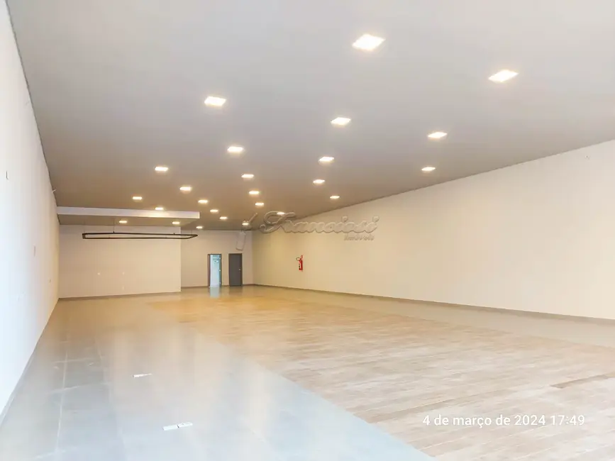 Foto 2 de Sala Comercial para alugar, 364m2 em Centro, Itapetininga - SP