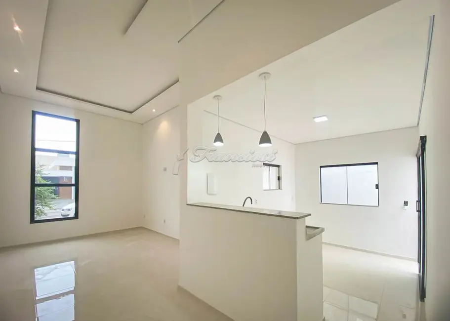 Casa com 3 quartos à venda, 112m2 em Loteamento Residencial Reserva das Paineiras, Itapetininga - SP - imagem 1 Foto 1 de Casa com 3 quartos à venda, 112m2 em Loteamento Residencial Reserva das Paineiras, Itapetininga - SP